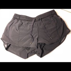 Women’s Lululemon Hotty Hot Shorts 2.5”